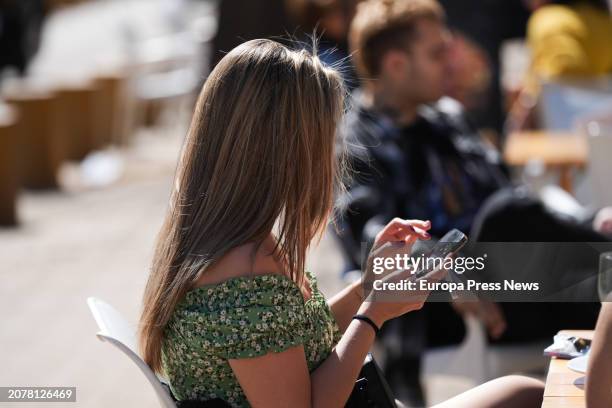 Person smoking on a terrace. On March 12 in Seville . The Councilor for Health and Consumer Affairs, Catalina Garcia, hopes that the measures...