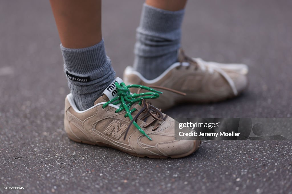 Street Style - Paris Fashion Week - Womenswear Fall/Winter 2024/2025 - Day Nine
