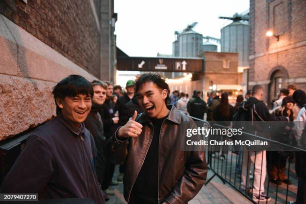 Fans and revellers arrive as DJ and Electronic Music Producer Barry Can't Swim plays a special alcohol-free sunrise DJ set to start Guinness 0.0's...
