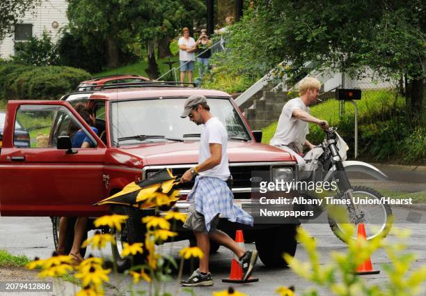 Actors Eva Mendes,left, and Ryan Gosling on the set of "The Place Beyond The Pines" on Watt Street in Schenectady, NY Tuesday Aug. 9,2011.