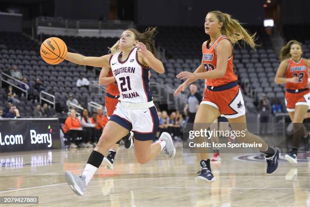 Southern Indiana Screaming Eagles Guard Addy Blackwell dribbles on a fast break during the Ohio Valley Conference Championship game between the...