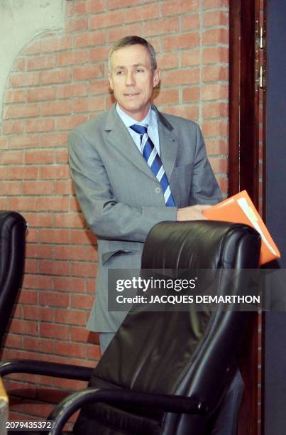 Le procureur de Bobigny François Molins arrive à une conférence de presse, le 04 avril 2008 à Bobigny, pour annoncer l'ouverture d'une information...