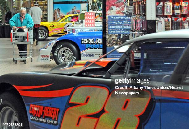 Fonda Raceway 70 Fonda Speedway Stock Photos, High-Res Pictures, and Images - Getty ...