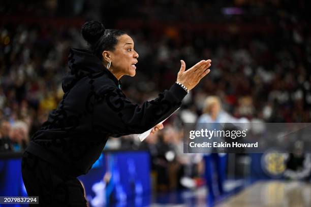 Head coach Dawn Staley of the South Carolina Gamecocks coaches against the LSU Lady Tigers in the fourth quarter during the championship game of the...