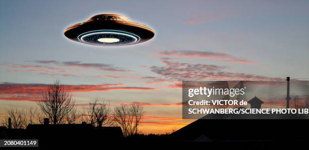 illustrations, cliparts, dessins animés et icônes de ufo in residential area, illustration - extraterrestre