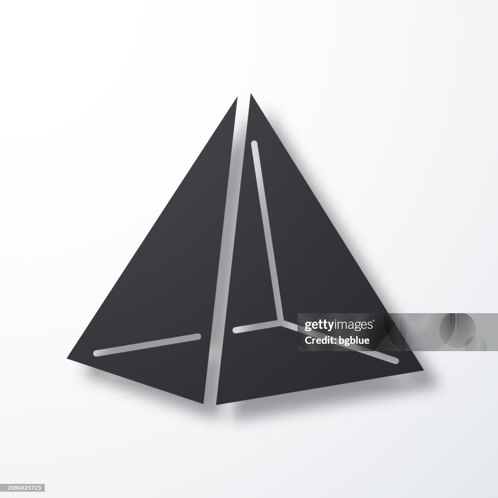 Pyramide. Symbol mit Schatten auf weißem Hintergrund