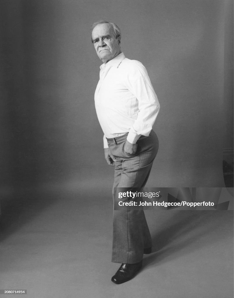 English actor and comedian Max Wall posed in England circa 1975. News ...