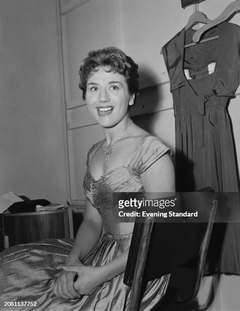 Presenter Vera McKechnie backstage during the 1955 Radio Show, Earl's Court Exhibition Centre, London, September 19th 1955.