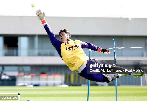 Kepa Arrizzabalaga of Real Madrid trains at Valdebebas training ground on March 13, 2024 in Madrid, Spain.
