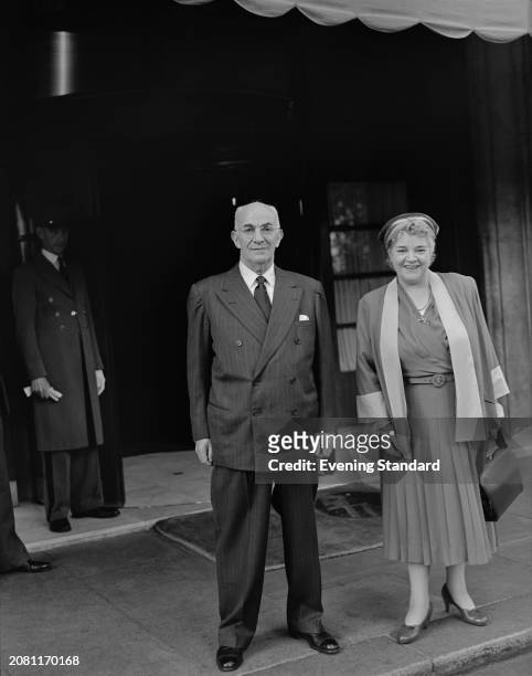 British actor and singer Darrell Fancourt with his wife, D'Oyly Carte Opera Company stage director, actress and singer Eleanor Evans , July 29th 1953.