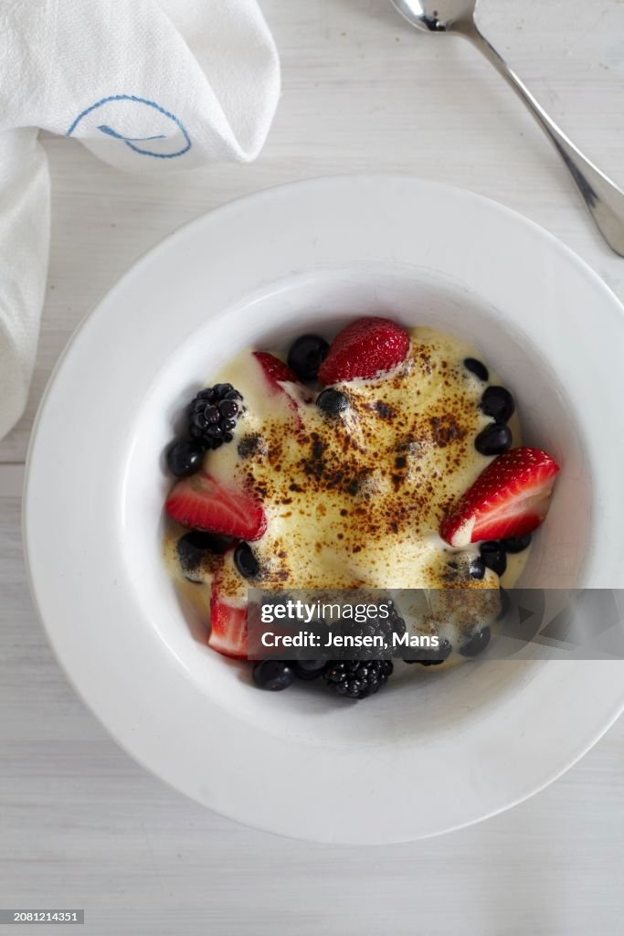Berries with vanilla cream (seen from above)