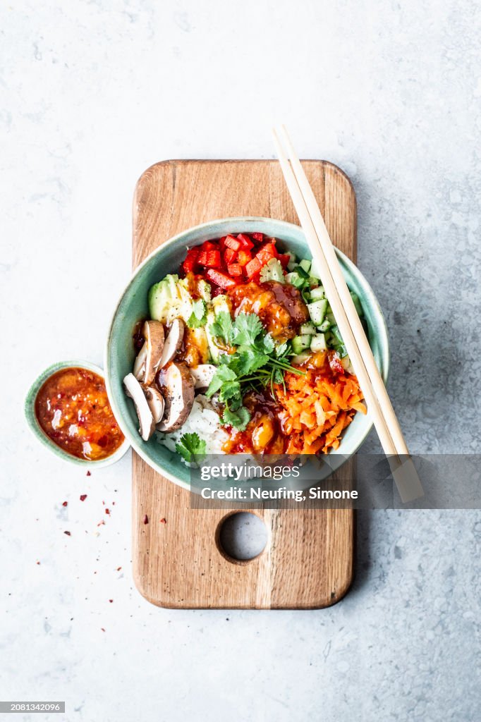 Simple Asia Bowl with mango chilli sauce