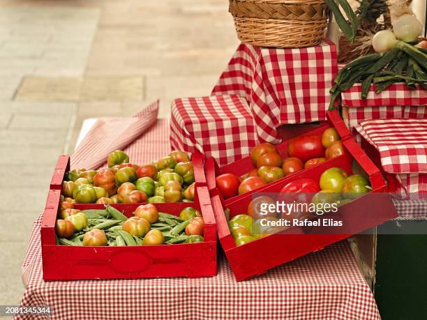 tomatoes at the greengrocery - tarragona province stock pictures, royalty-free photos & images