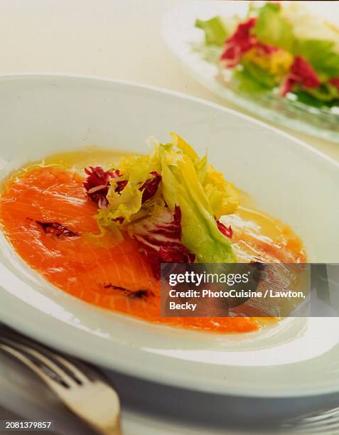 salmon and salad - lattuga stock pictures, royalty-free photos & images