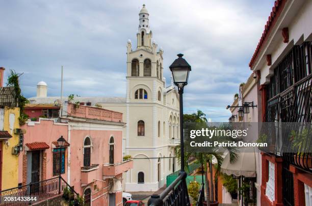 cityscape with santuario de la altagracia, santo domingo, dominican republic - santa domingo church fotografías e imágenes de stock