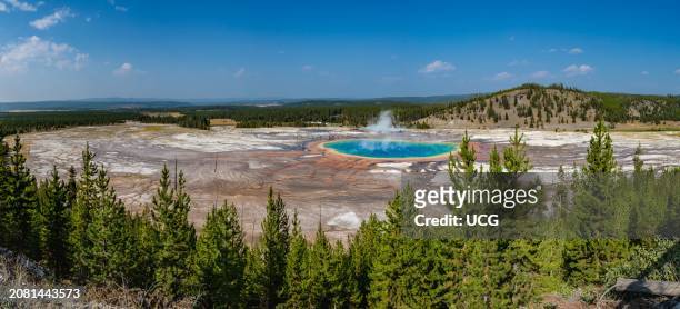 Grand Prismatic Spring in the Midway Geyser Basin of Yellowstone National Park, Wyoming.