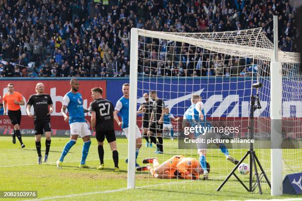 March 2024, Mecklenburg-Western Pomerania, Rostock: Soccer: Bundesliga 2, Hansa Rostock - SpVgg Greuther Fürth, Matchday 26, Ostseestadion. Rostock's...