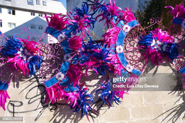 colorful feathers from samba costumes. - mardi gras party stock pictures, royalty-free photos & images