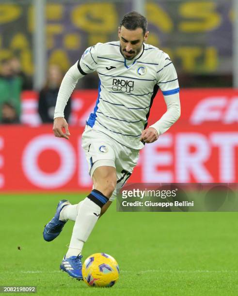 Davide Zappacosta of Atalanta BC in action during the Serie A TIM match between FC Internazionale and Atalanta BC - Serie A TIM at Stadio Giuseppe...