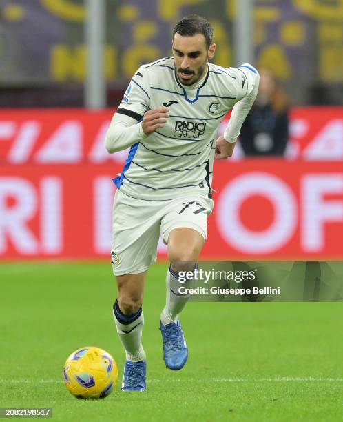 Davide Zappacosta of Atalanta BC in action during the Serie A TIM match between FC Internazionale and Atalanta BC - Serie A TIM at Stadio Giuseppe...