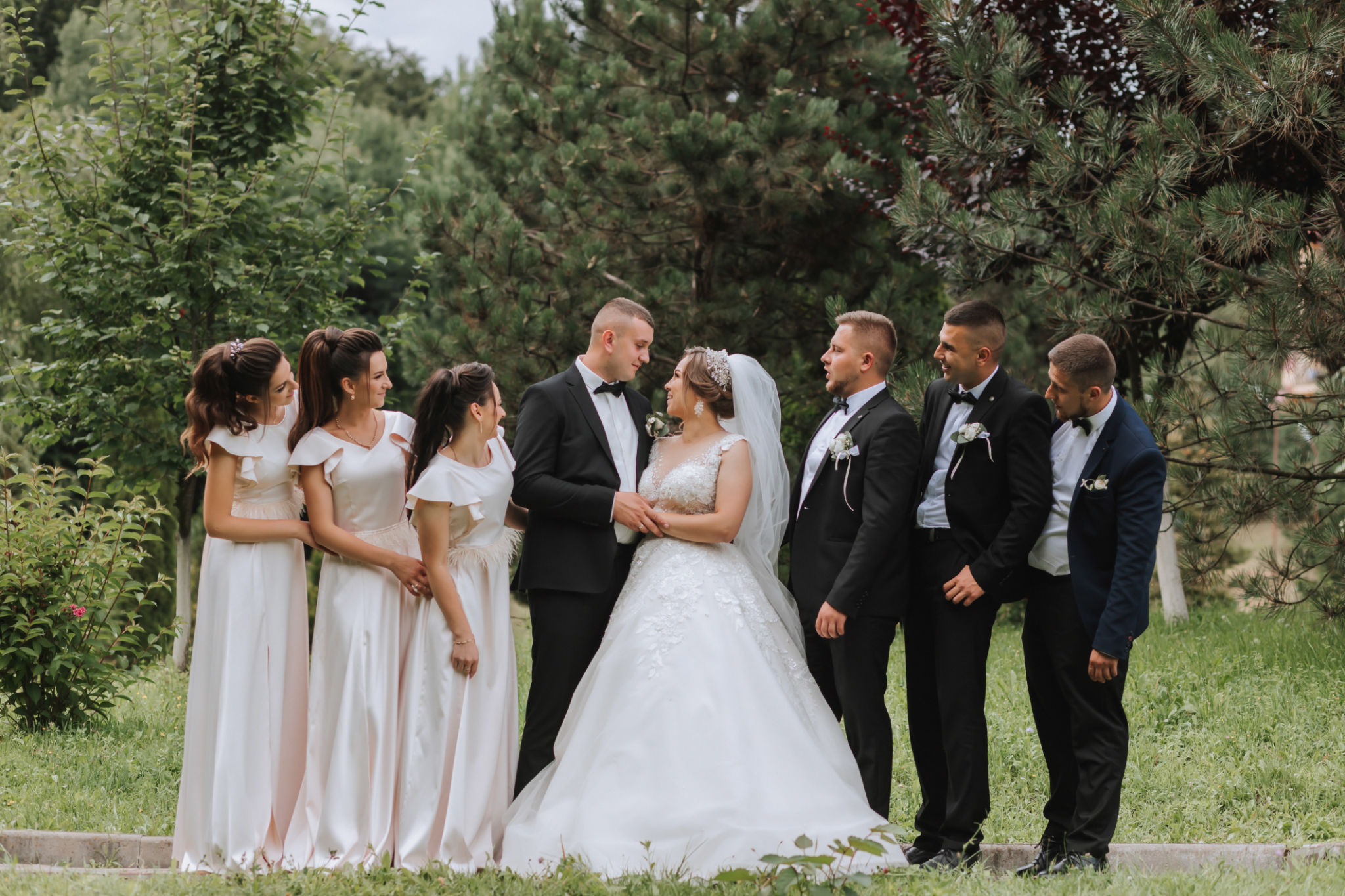 creative group wedding