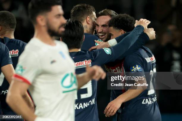 Fabian Ruiz Pena of PSG celebrates his goal with teammates during the French Cup quarterfinal match between Paris Saint-Germain and OGC Nice at Parc...