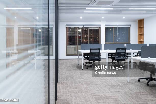 office desks and chairs - 福建省 stock pictures, royalty-free photos & images