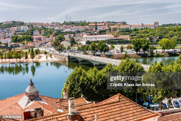 brug en klooster van santa clara-a-nova in coimbra, portugal - coimbra district stockfoto's en -beelden