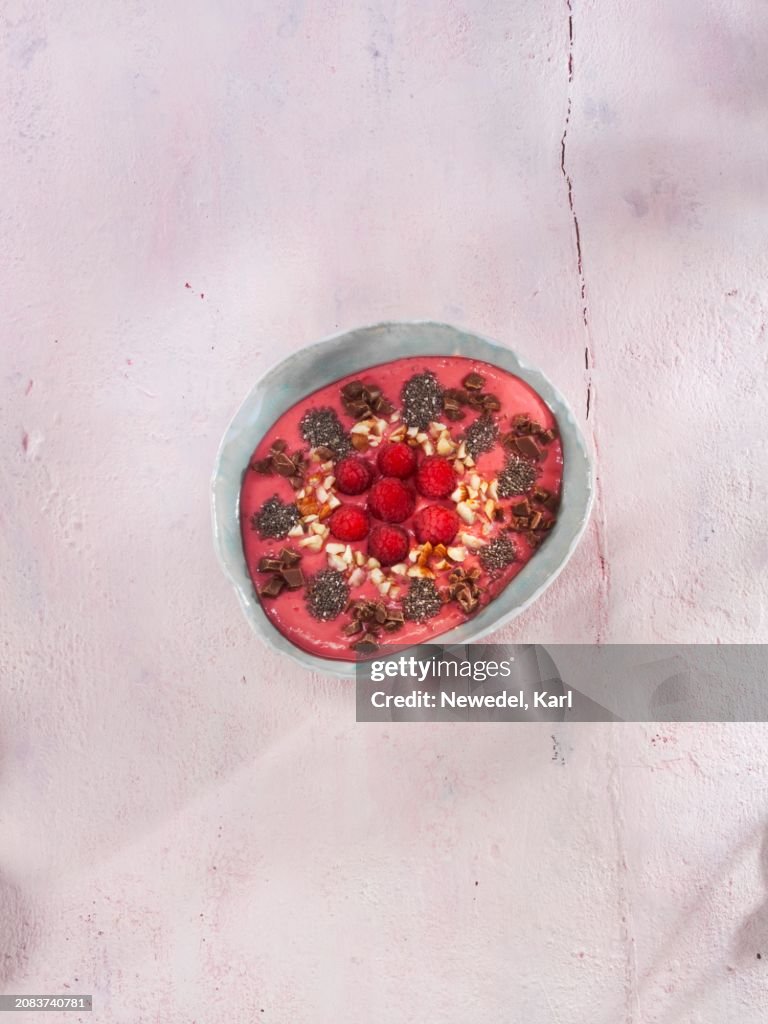 Pear and raspberry smoothie bowl