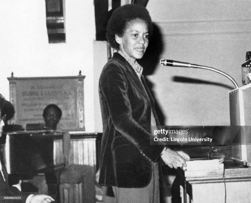 Nikki Giovanni giving speech at Lincoln University in 1978