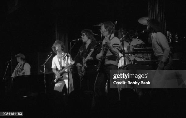 Rock singer and songwriter Eric Carmen performs at the Bottom Line on April 2, 1976 in New York City, New York.