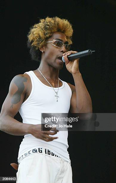 Simon Webbe from the boy band Blue performs live on stage at the 'Summer XS Festival' on June 15, 2003 at Milton Keynes Bowl, Milton Keynes, England.