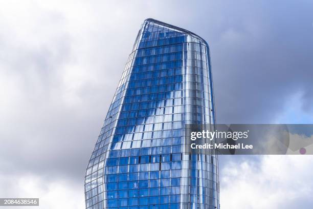 one blackfriars in south bank, london - bankside stock pictures, royalty-free photos & images