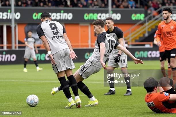 Ruben van Bommel of AZ Alkmaar makes the 0-1 during the Dutch Eredivisie match between FC Volendam and AZ Alkmaar at the Kras stadium on March 17,...