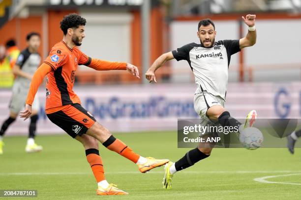 Benaissa Benamar of FC Volendam, Vangelis Pavlidis of AZ Alkmaar during the Dutch Eredivisie match between FC Volendam and AZ Alkmaar at the Kras...