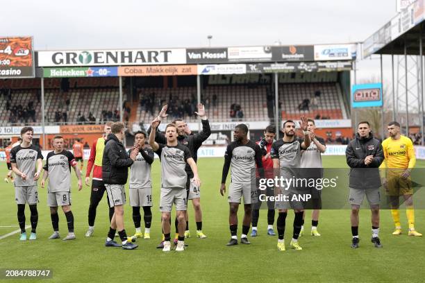 Alkmaar players after the Dutch Eredivisie match between FC Volendam and AZ Alkmaar at the Kras stadium on March 17, 2024 in Volendam, the...