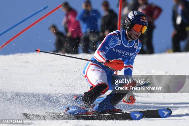 Clement Noel of France competes during the Men's Slalom at Audi FIS Alpine Ski World Cup Finals on March 17, 2024 in Saalbach-Hinterglemm, Austria.