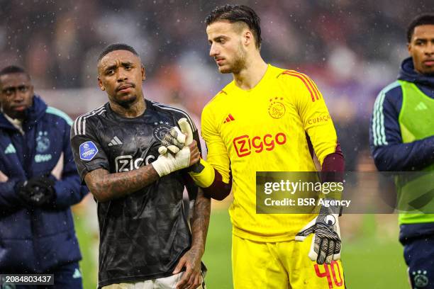 Steven Bergwijn of AFC Ajax, goalkeeper Diant Ramaj of AFC Ajax shake hands during the Dutch Eredivisie match between Sparta Rotterdam and Ajax at...