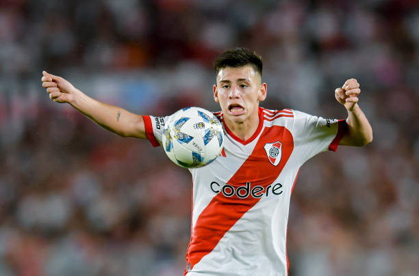 Claudio Echeverri sería titular el domingo con River Plate.