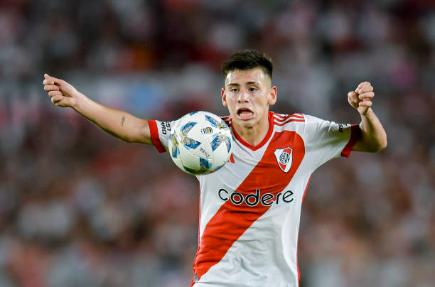 Claudio Echeverri sería titular el domingo con River Plate. 