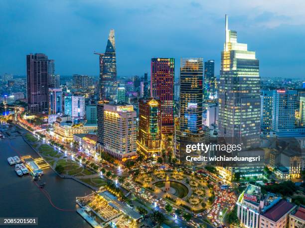 ho chi minh city in vietnam at night - vietname imagens e fotografias de stock