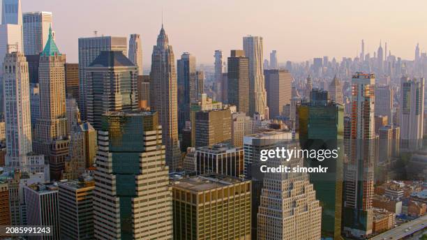 view of new york city - manhattan imagens e fotografias de stock