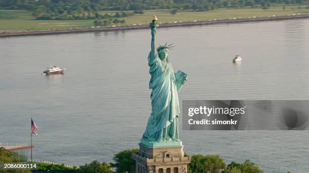 statue of liberty on liberty island - monument stock pictures, royalty-free photos & images