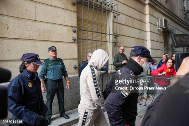 Another of the investigated Arseny G. On his arrival at court to testify about the robbery of Maria del Monte. On March 15 in Seville . The Court of...