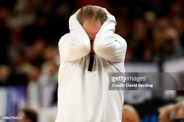 Head coach Tom Izzo of the Michigan State Spartans reacts against the Purdue Boilermakers in the second half at Target Center in the Quarterfinals of...