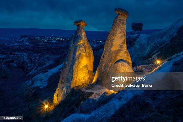 avanos, urgup and goreme in cappadocia, in central anatiolia - cheminée de fée photos et images de collection