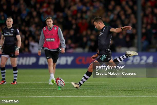 Handre Pollard of Leicester Tigers kicks a penalty during the Premiership Rugby Cup Final between Gloucester Rugby and Leicester Tigers at Kingsholm...