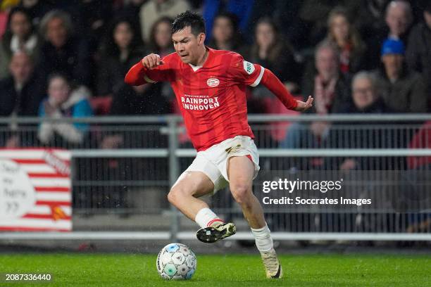 Hirving Lozano of PSV during the Dutch Eredivisie match between PSV v Fc Twente at the Philips Stadium on March 17, 2024 in Eindhoven Netherlands