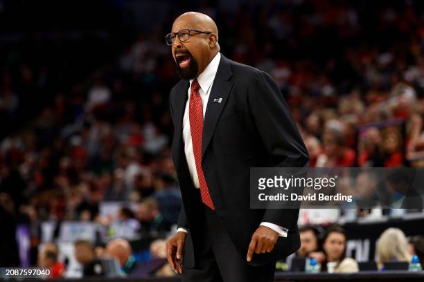 Head coach Mike Woodson of the Indiana Hoosiers reacts against the Nebraska Cornhuskers in the first half at Target Center in the Quarterfinals of...