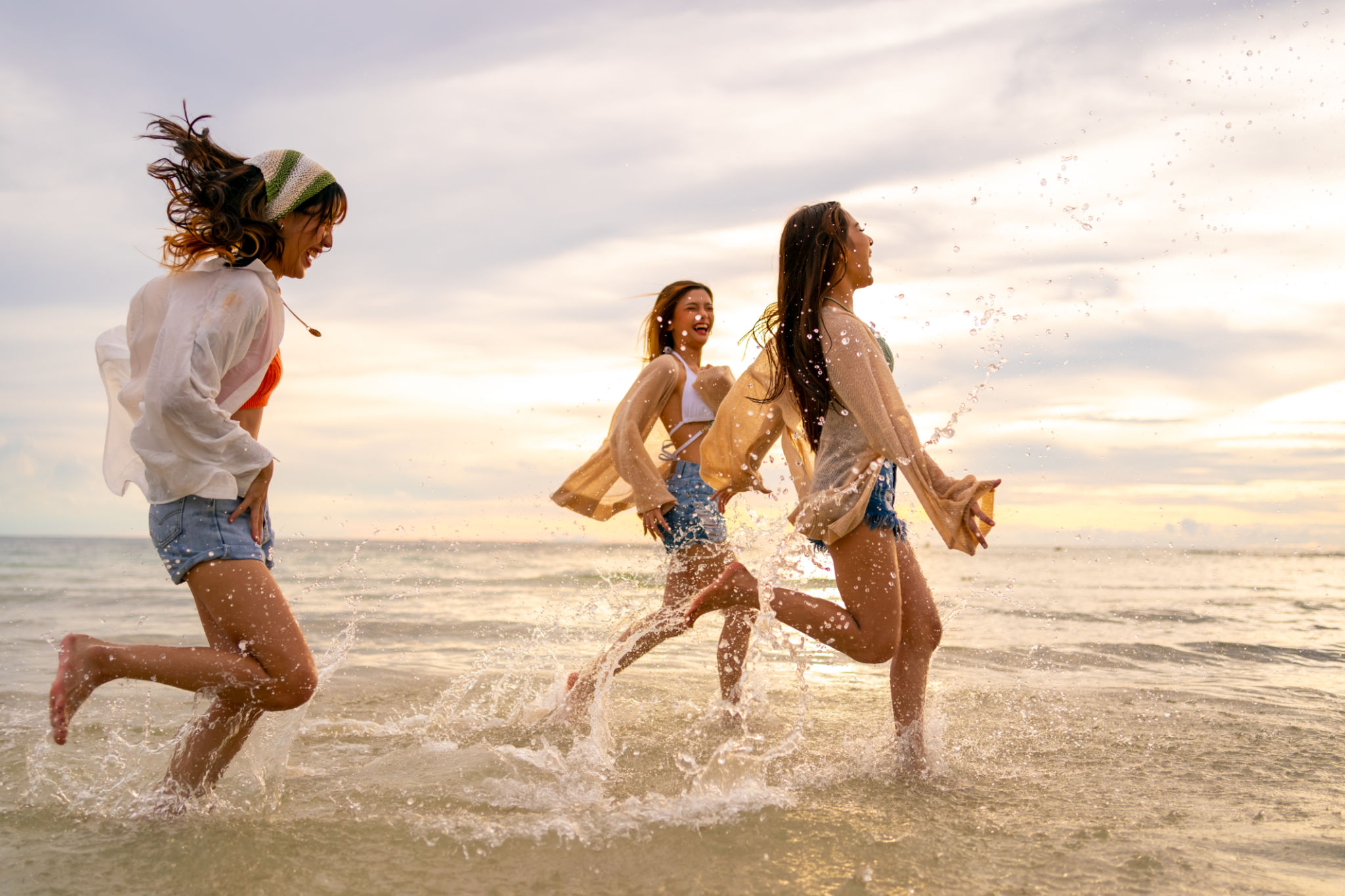friends traveling